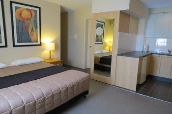 Waldorf Drummoyne Serviced Apartments - Tourism Cairns 8
