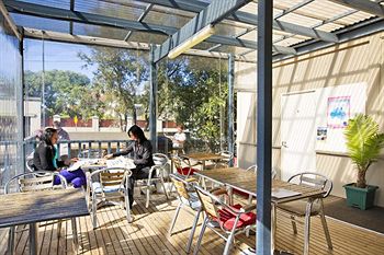 Cambridge Lodge - Hostel/Backpacker - Tourism Cairns 0