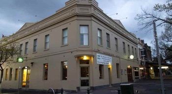 Naughtons Parkville Hotel - Tourism Cairns 0