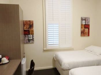 Naughtons Parkville Hotel - Tourism Cairns 5