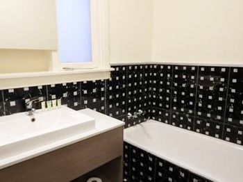 Naughtons Parkville Hotel - Tourism Cairns 11