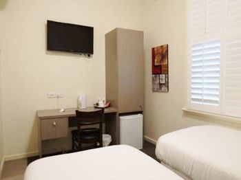 Naughtons Parkville Hotel - Tourism Cairns 12