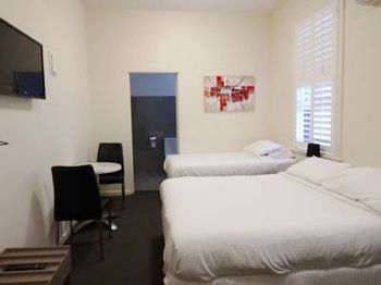 Naughtons Parkville Hotel - Tourism Cairns 25