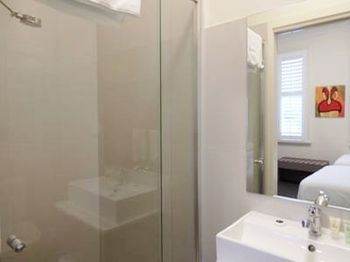 Naughtons Parkville Hotel - Tourism Cairns 27