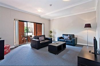 Ryals Serviced Apartments Camperdown - Tourism Cairns 8