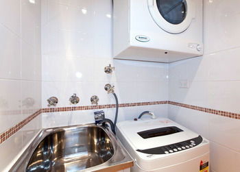 Ryals Serviced Apartments Camperdown - Tourism Cairns 17