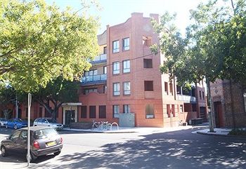 Ryals Serviced Apartments Camperdown - Tourism Cairns 0