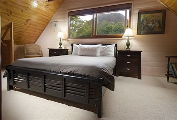 Glass House Mountains Ecolodge - Tourism Cairns 16