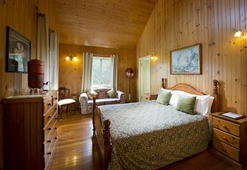 Glass House Mountains Ecolodge - Tourism Cairns 19