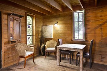 Glass House Mountains Ecolodge - Tourism Cairns 11