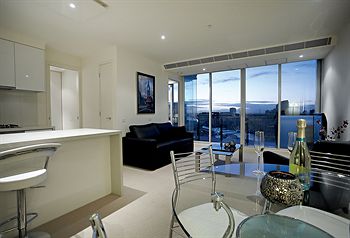 Gem Apartments - Tourism Cairns 0