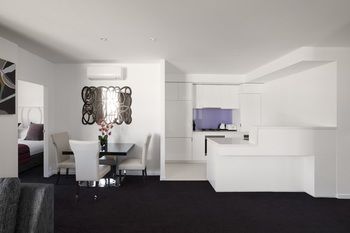 The Sebel Melbourne Docklands - Tourism Cairns 1