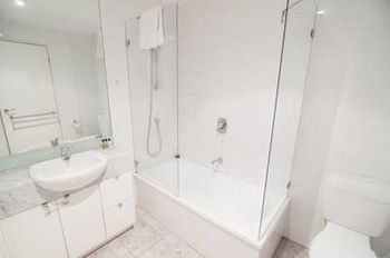 Inner Melbourne Serviced Apartments - Tourism Cairns 9
