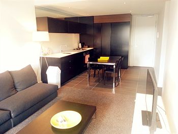 Guilfoyle Apartments - Tourism Cairns 0