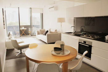 Guilfoyle Apartments - Tourism Cairns 3