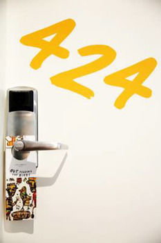 Art Series - The Larwill Studio - Tourism Cairns 12