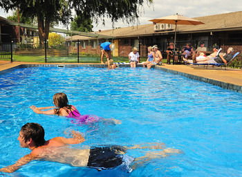 Tumut Valley Motel - Tourism Cairns 30