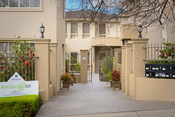 Apartments @ Kew Walpole Gardens - Kew Serviced Townhouses - Tourism Cairns 2