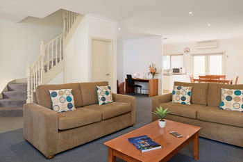 Apartments @ Kew Walpole Gardens - Kew Serviced Townhouses - Tourism Cairns 4