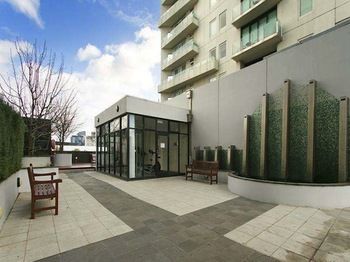 Alpha Apartments Melbourne - Tourism Cairns 4