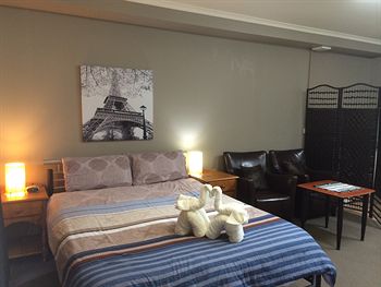 Box Hill Studios At Canterbury Gardens - Tourism Cairns 12