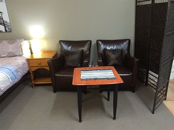 Box Hill Studios At Canterbury Gardens - Tourism Cairns 21