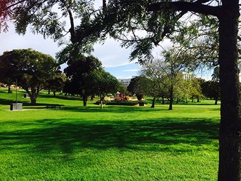 Box Hill Studios At Canterbury Gardens - Tourism Cairns 24