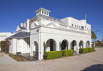The Hydro Majestic Hotel - Tourism Cairns 25