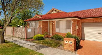 Waverley Corporate Townhouses - Tourism Cairns 1