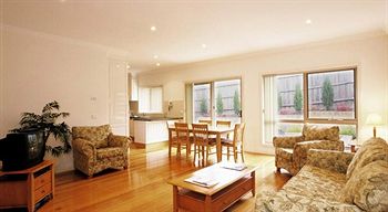 Waverley Corporate Townhouses - Tourism Cairns 5
