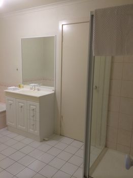 Australian Home Away Ringwood @ Bardia - Tourism Cairns 0