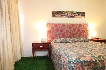 Carnegie Motor Inn - Tourism Cairns 5