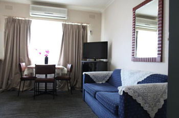 Carnegie Motor Inn - Tourism Cairns 13