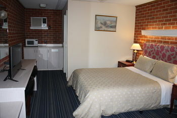 Carnegie Motor Inn - Tourism Cairns 18