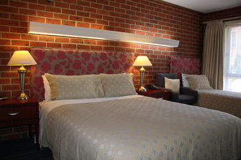 Carnegie Motor Inn - Tourism Cairns 23