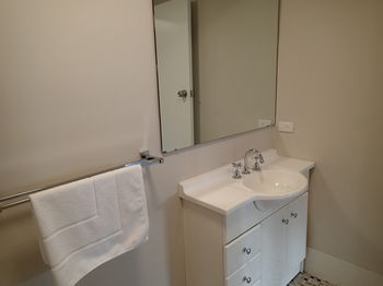 Dungowan Waterfront Apartments - Tourism Cairns 4