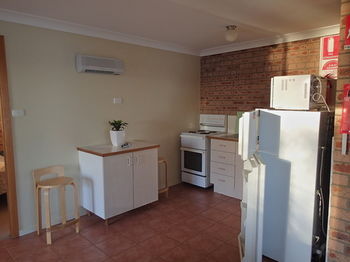 Dungowan Waterfront Apartments - Tourism Cairns 18