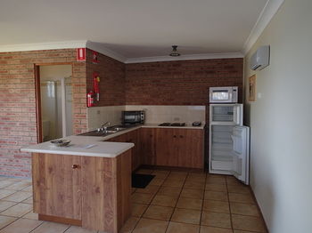 Dungowan Waterfront Apartments - Tourism Cairns 21