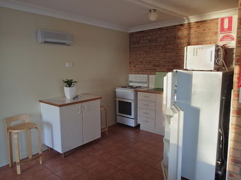 Dungowan Waterfront Apartments - Tourism Cairns 22
