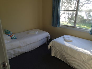 Dungowan Waterfront Apartments - Tourism Cairns 27
