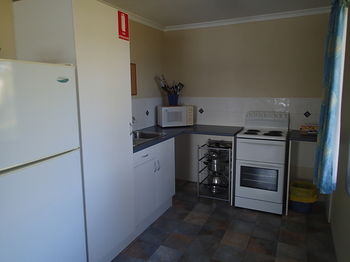 Dungowan Waterfront Apartments - Tourism Cairns 33