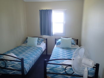 Dungowan Waterfront Apartments - Tourism Cairns 198