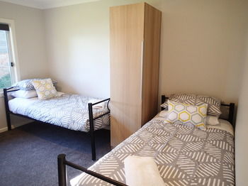 Dungowan Waterfront Apartments - Tourism Cairns 230