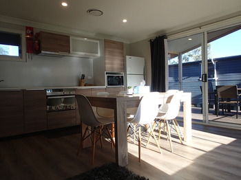 Dungowan Waterfront Apartments - Tourism Cairns 238