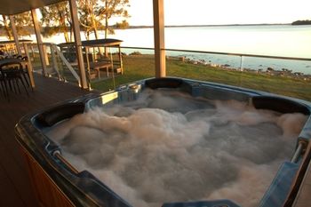Dungowan Waterfront Apartments - Tourism Cairns 246
