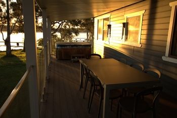 Dungowan Waterfront Apartments - Tourism Cairns 252
