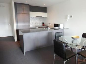 Southbank Apartments - Wrap - Tourism Cairns 3