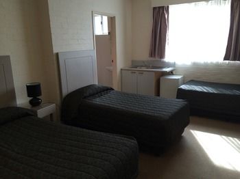 Lidcombe Motor Inn - Tourism Cairns 6