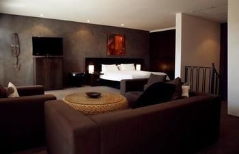 Hotel Ravesis - Tourism Cairns 5