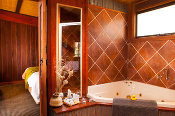 Seclusions Blue Mountains - Tourism Cairns 0